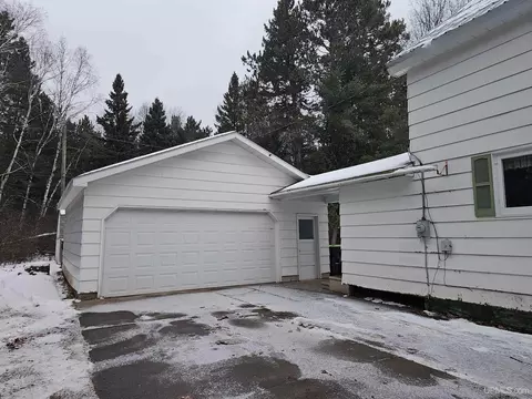 401 Ruby St, Iron River, MI 49935 photo 3