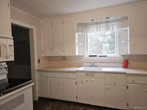 401 Ruby St, Iron River, MI 49935 photo 6