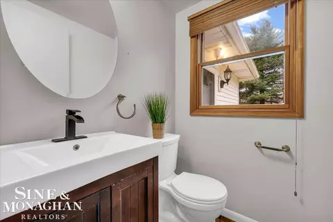 Bath - 13100 Shadybrook, Dewitt, MI 48820 photo 1 of 3