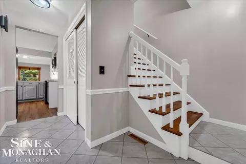 Entry Way - 13100 Shadybrook, Dewitt, MI 48820 photo 3 of 3