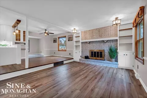 Living - 13100 Shadybrook, Dewitt, MI 48820 photo 4 of 10