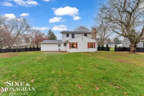 Exterior - 13100 Shadybrook, Dewitt, MI 48820 photo 4 of 5