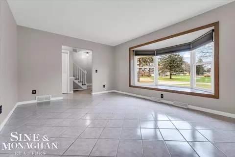 Living - 13100 Shadybrook, Dewitt, MI 48820 photo 7 of 10