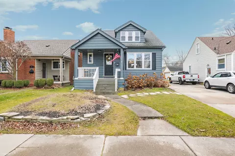 1515 Anita, Grosse Pointe Woods, MI 48236