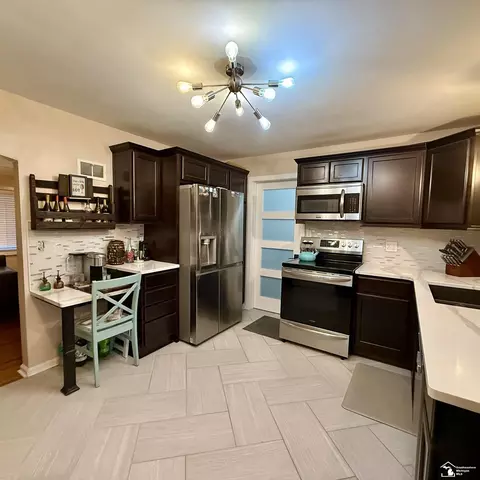 9068 Clover, Temperance, MI 48182 photo 14