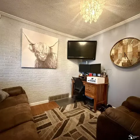 9068 Clover, Temperance, MI 48182 photo 24