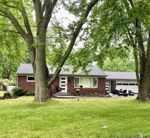 9068 Clover, Temperance, MI 48182