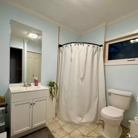 9068 Clover, Temperance, MI 48182 photo 26