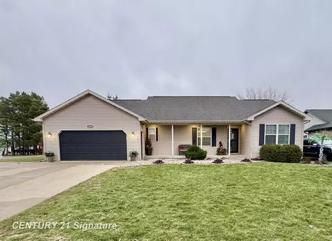 8494 Goldfinch, Freeland, MI 48623