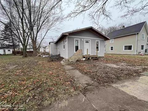 626 Alger, Owosso, MI 48867
