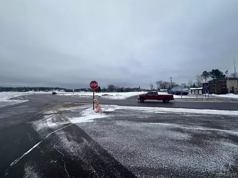 500 Lake Shr, Wakefield, MI 49968