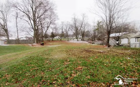 216 E Beecher, Adrian, MI 49221 photo 2