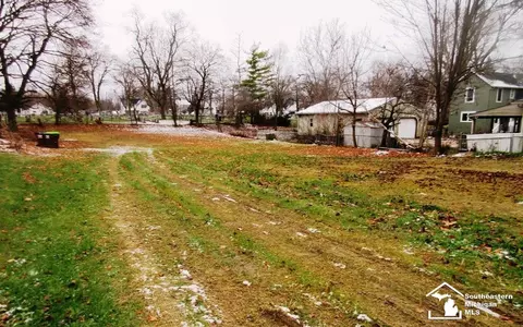 216 E Beecher, Adrian, MI 49221 photo 10