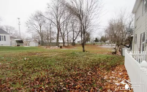 216 E Beecher, Adrian, MI 49221 photo 3
