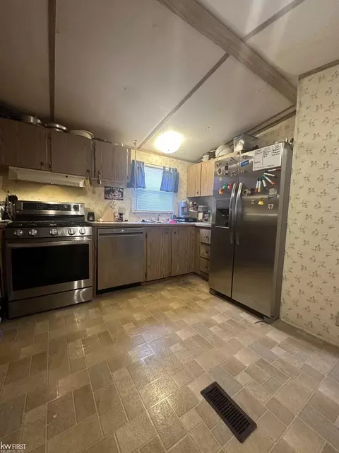 7286 101, Flushing, MI 48433 photo 12