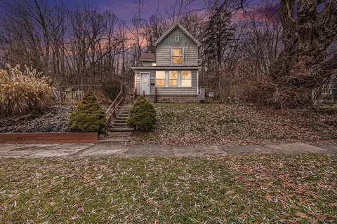 515 W Valley Ave NW, Grand Rapids, MI 49504