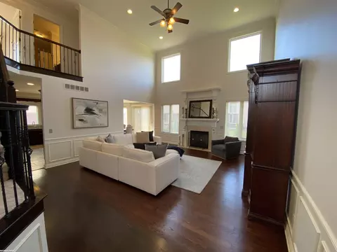 Living - 19427 Hudson Riv, Macomb, MI 48044 photo 2 of 3