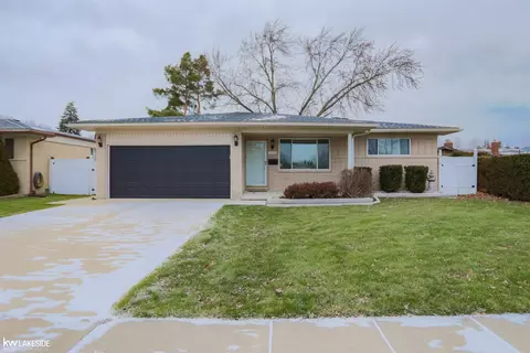 12965 Durham, Warren, MI 48088