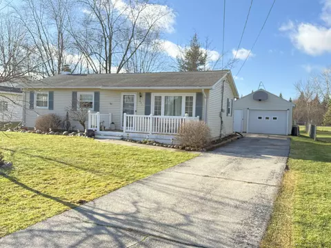 831 S Powell, Essexville, MI 48732