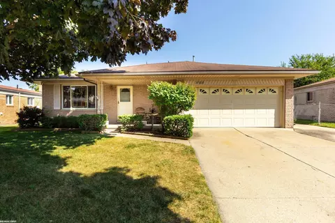 37228 Vernon Dr, Sterling Heights, MI 48310