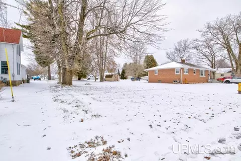 4017 North Shr, Menominee, MI 49858
