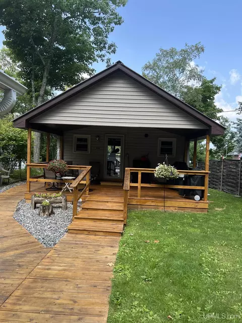 828 Pentoga, Crystal Falls, MI 49920