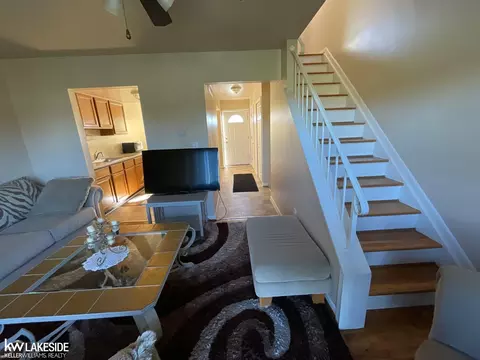 15811 Van, Fraser, MI 48026 photo 5
