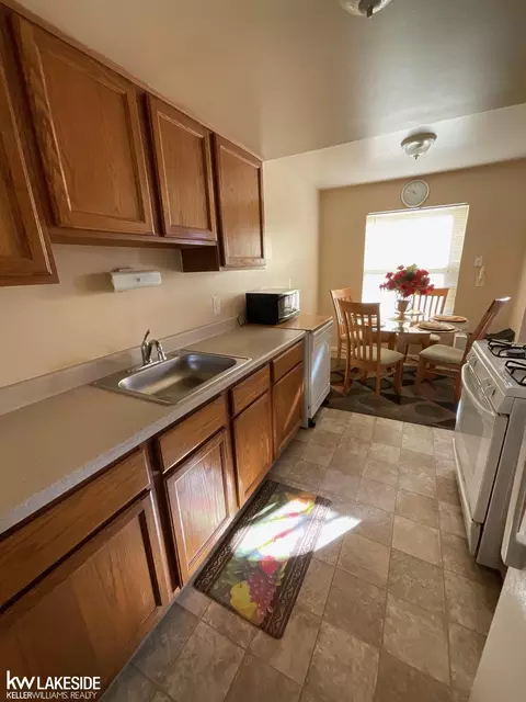 15811 Van, Fraser, MI 48026 photo 3