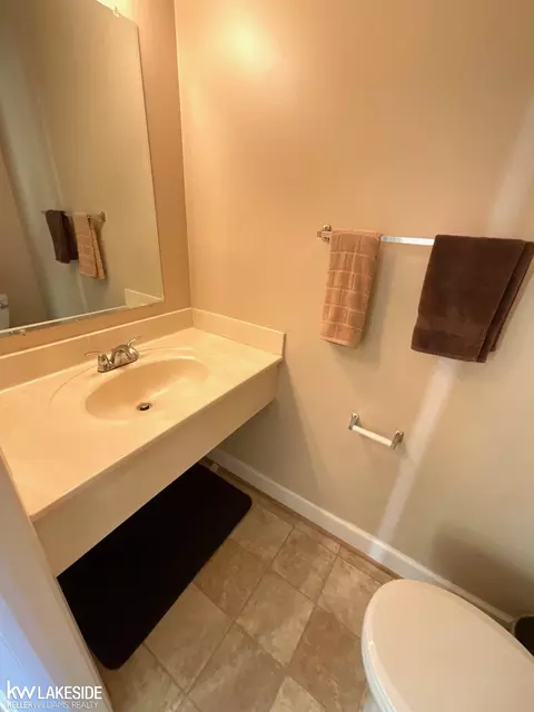 15811 Van, Fraser, MI 48026 photo 8