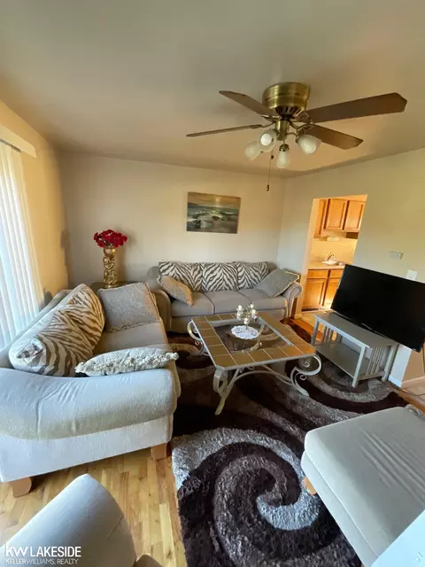 15811 Van, Fraser, MI 48026 photo 7