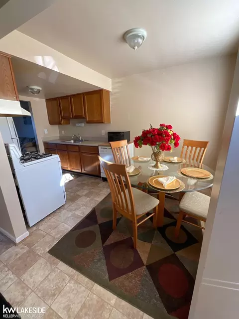 15811 Van, Fraser, MI 48026 photo 2