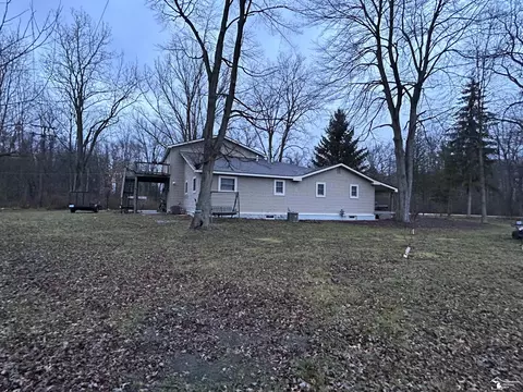 Exterior - 9665 Tuttlehill Rd, Maybee, MI 48159 photo 3 of 7