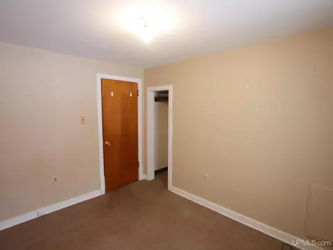 Bedroom - 21322 Royce, Hancock, MI 49930 photo 2 of 6