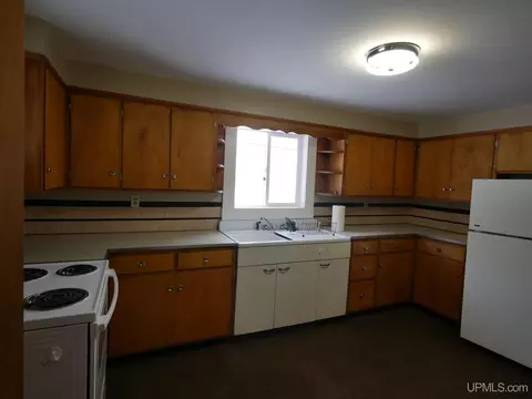 Kitchen - 21322 Royce, Hancock, MI 49930 photo 1 of 3