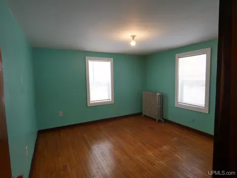 Bedroom - 21322 Royce, Hancock, MI 49930 photo 5 of 6
