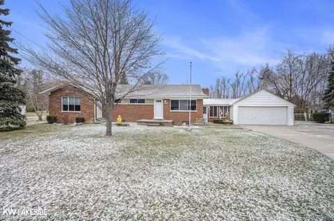16201 Masonic, Fraser, MI 48026