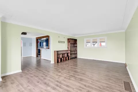 Living - 4811 E Sanilac, Carsonville, MI 48419 photo 2 of 7
