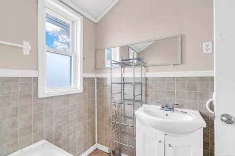 Bath - 4811 E Sanilac, Carsonville, MI 48419 photo 4 of 4