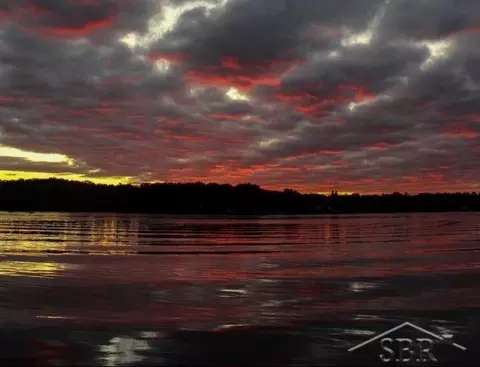 N Lakeview, Sanford, MI 48657