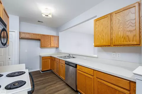 Kitchen - 16445 Grandview, Macomb, MI 48044 photo 2 of 4