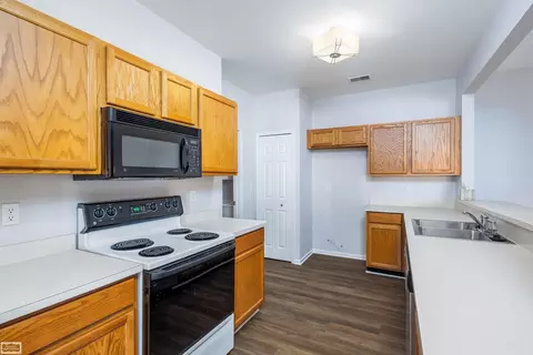 Kitchen - 16445 Grandview, Macomb, MI 48044 photo 3 of 4