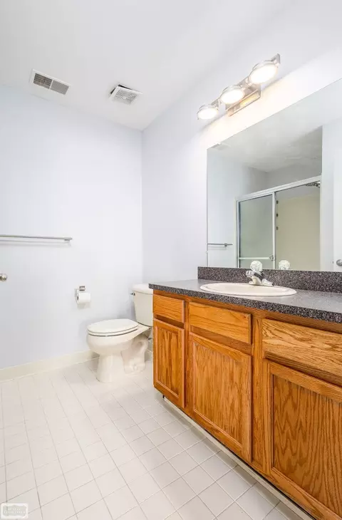 Bath - 16445 Grandview, Macomb, MI 48044 photo 2 of 3