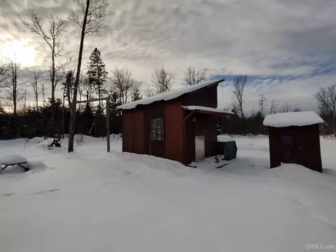 30699 Van Damme, Mass City, MI 49948