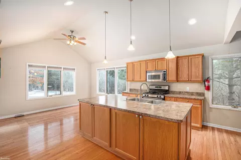 401 Nolan, Wales, MI 48027 photo 10