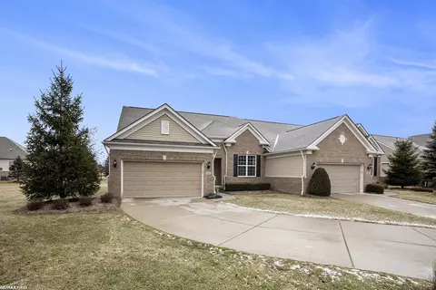 49612 Cosimo, Macomb, MI 48042 photo 2