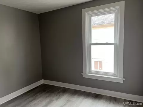 Bedroom - 407 S 9th, Escanaba, MI 49829 photo 6 of 8