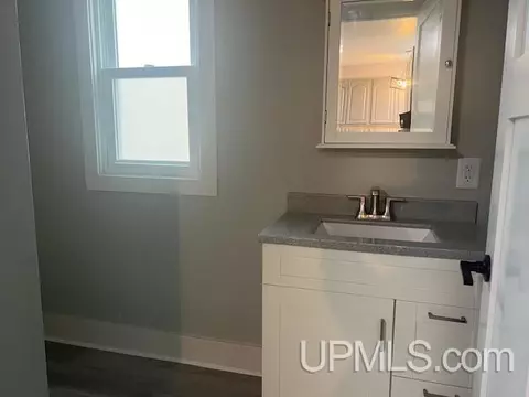 Bath - 407 S 9th, Escanaba, MI 49829 photo 1 of 5