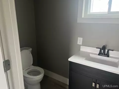 Bath - 407 S 9th, Escanaba, MI 49829 photo 5 of 5