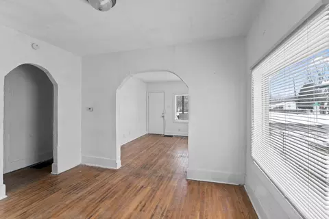 Living - 1305 Lippincott, Flint, MI 48503 photo 4 of 4