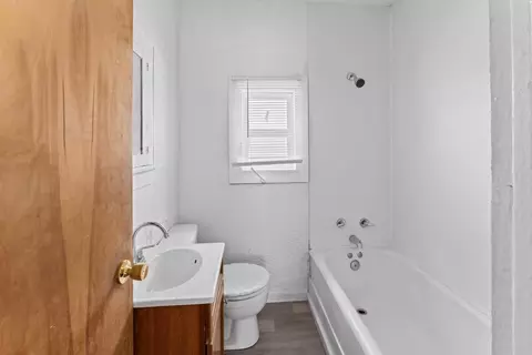 Bath - 1305 Lippincott, Flint, MI 48503 photo 1 of 1